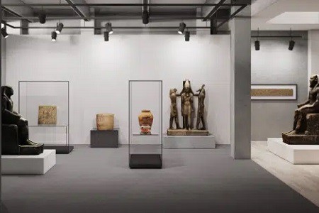 Anti-reflection glass